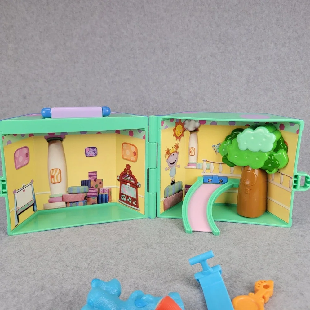 Mattel Blues Room Playset Kids Portable Carry Case Figures 2003